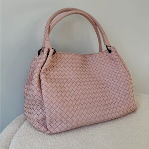 BOTTEGA VENETA pink intrecciato parachute hobo